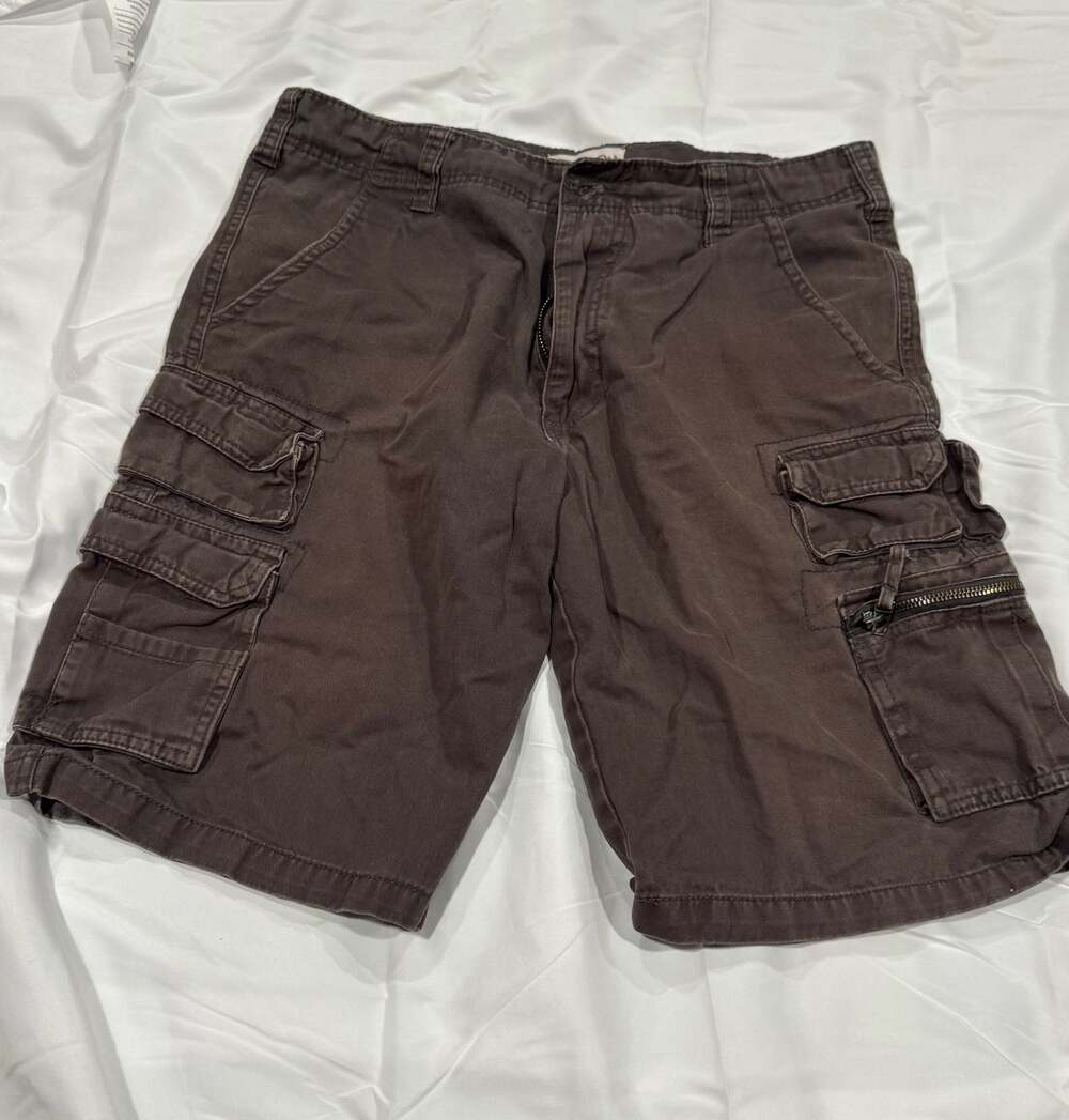 90’s Y2K Carbon Men's Charcoal Dust Cargo Shorts Size 32